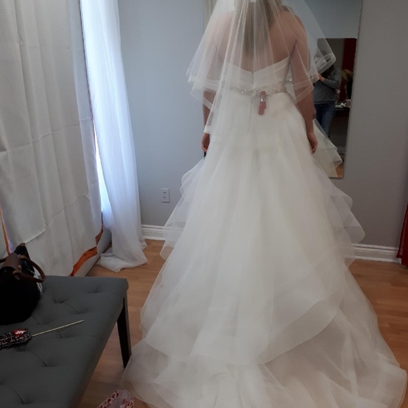 Wedding dress - Picture 4 of 11